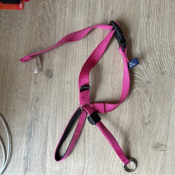 PetSafe Gentle Leader Padded No Pull Dog Headcollar size medium pink - Picture 4 of 7